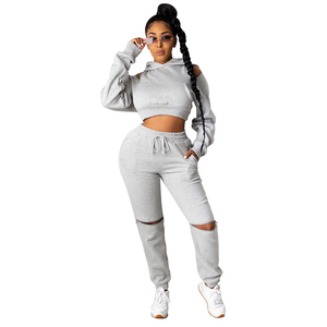 Haut court à capuche personnalisé pour femme – Sweat-shirts et pulls décontractés respirants pour femme – Crop tops à capuche - Product Image 6