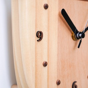 นาฬิกาแขวนผนังรูปสัตว์กระรอก ทำจากไม้เมเปิลขัดเงา งานฝีมือพื้นบ้าน ทนทาน - Product Image 4