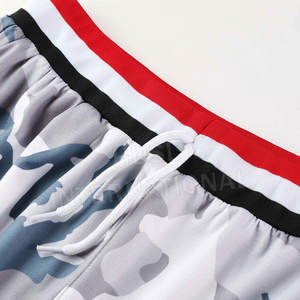 Short de basket léger en maille à séchage rapide pour homme coupe ample idéal pour les sports d'équipe et les entraînements de fitness - Product Image 4