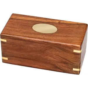 Caja de madera con compartimento secreto