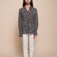 Chemise pour femme de qualité italienne supérieure en georgette à imprimé animal, élégante, à manches longues avec boutons recouverts, idéale pour les soirées.