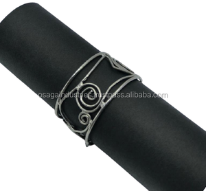 Soporte decorativo para servilletas, anillo de hierro de alta calidad con diseño de alambre para decoración del hogar - Product Image 1