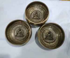 Bols chantants népalais en métal faits à la main, prix de fabrication bon marché - Product Image 1