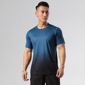 Camiseta de cuello redondo de algodón personalizada de moda para hombres Logotipo en relieve 3D Diseño Atlético transpirable Cómodo Ajuste de gran tamaño Primavera/Verano - Product Image 5