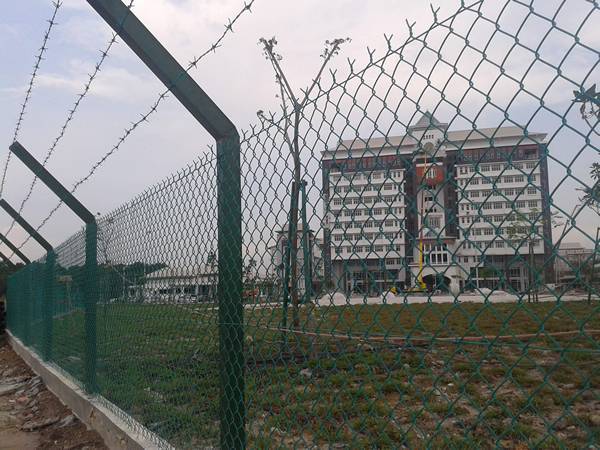 Galvanized Chain Link Fence Fabric Pvc Coated Frame