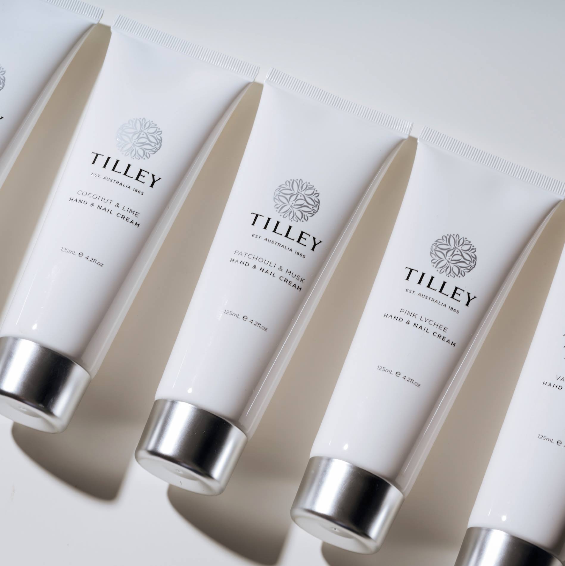 TILLEY ハンド＆ネイルクリーム 125mL - クラシックホワイトコレクション