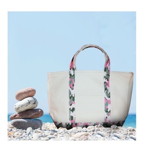 Sac fourre-tout résistant à l'eau pour femmes à la mode 210 Gsm toile de coton solide multicolore fermeture ouverte décoration florale pour la plage d'été - Product Image 1