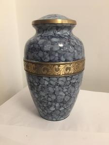 Cremación de latón para adultos con grabado completo antiguo/urna funeraria estilo americano de Brassworld India - Product Image 4