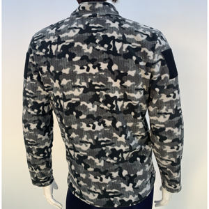 Chaqueta de lana polar de camuflaje de poliéster táctico para exteriores con su logotipo personalizado y servicio de marca OEM - Product Image 4