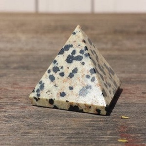 Pirámide de Jaspe Dálmata Natural, Piedra Preciosa Pulida, Cristal Curativo, Decoración Feng Shui para el Hogar, Regalo de Meditación, Venta al Por Mayor - Product Image 4