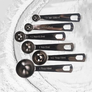 Tazas medidoras de acero inoxidable con recubrimiento de polvo negro con medidas grabadas, perfectas para cocinar y hornear duraderas - Product Image 2