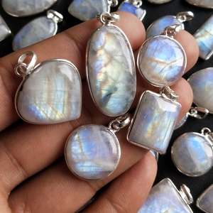 Colgante de piedra de luna de arcoíris para bañera, abalorio de cristal, piedra de tallado, piedra lunar rugosa - Product Image 5