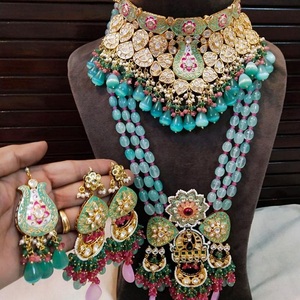ENSEMBLE DE BIJOUX LOURDS DE MARIÉE INDIENNE RÉELLE GRANDE TAILLE KUNDAN TRÈS BEAU JOLI ENSEMBLE POUR LA MARIÉE PAR MEETALI CREATION - Product Image 1