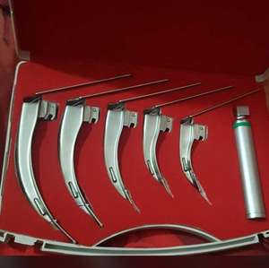 Lame de laryngoscope à LED à fibre optique Flexitip <span class=keywords><strong>Mccoy</strong></span> #1 à 5 manche moyen/Laryngoscope à fibre optique <span class=keywords><strong>Mccoy</strong></span> avec 5 lames flexibles - Product Image 1