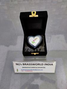 Urna de aluminio pintado a mano para cremación, recuerdo de corazón pintado a mano, de color único - Product Image 5