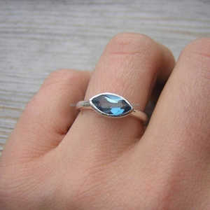 Anillo de piedras preciosas hechas a mano de cuarzo con Topacio Azul de plata de ley 925, joyería chapada en oro - Product Image 2