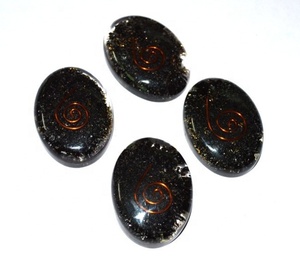 Turmalina Negra Ovalada con Energía Orgónica - Product Image 1