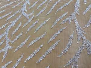 Ropa de novia personalizada con cuentas, lentejuelas de cristal y perlas - Product Image 3