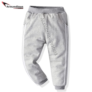 Vente en gros de survêtements d'hiver sans manches imprimés tie dye et ensemble de pantalons courts pour bébés filles et tout-petits enfants - Product Image 2