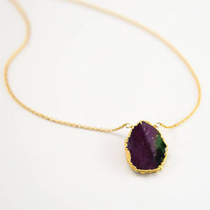 Collier à la mode Ruby Zoisite Slice avec or vermeil pour fiançailles, mariage ou fête - Product Image 1