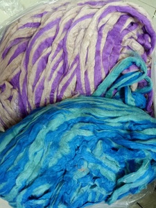 Hilo de Seda Natural Eri Disponible en Colores Blanco y Rojo Naturales, También Conocido como Seda de la Paz o Seda Ahimsa - Product Image 2