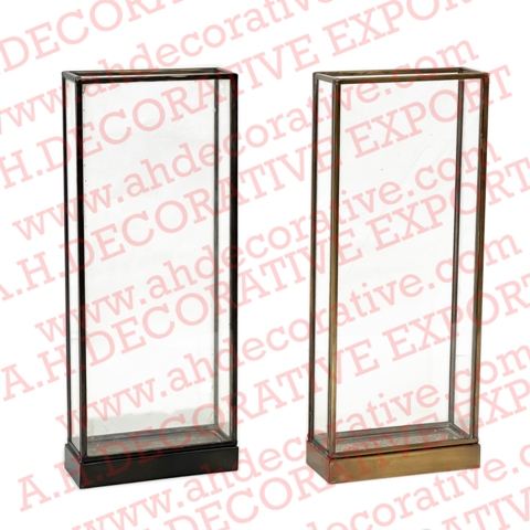 ทองเหลืองและสีดำ