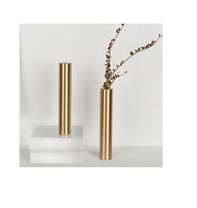 แจกันดอกไม้ทองเหลืองสำหรับตกแต่งสำนักงาน,แจกันดอกไม้ทองเหลืองตกแต่งโต๊ะแจกันดอกไม้โลหะทองเหลืองดีไซน์ทันสมัย - Product Image 2