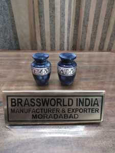 Pequeña Urna Funeraria de Latón Estilo Americano para Recuerdos de Bebé BRASSWORLD INDIA - Product Image 4