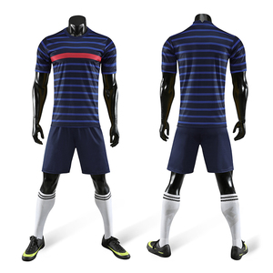 Conjunto de camiseta de fútbol para hombre, gris, negro, rojo, estampado geométrico, manga corta, uniforme de fútbol que absorbe la humedad, para adultos, para todas las estaciones - Product Image 4