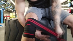 Bandes de genou personnalisées pour les entraînements de cross-training et les séances de gym - Product Image 5
