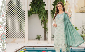 Haute qualité femmes pakistanaises Style islamique en mousseline de soie brodé fête porter tissu Premium Salwar Kameez robe - Product Image 3