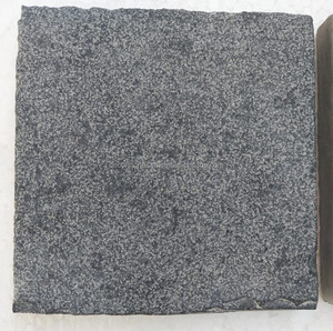 Dalles de pierre calcaire noire Kadappa sablée à la balle, design traditionnel, pierres décoratives, garantie 5 ans, découpe sur mesure, pour extérieur et jardin - Product Image 2