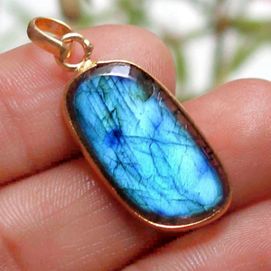 Pendentif bol en résine labradorite, connecteurs en or rose, pierre précieuse, monture ouverte, collier en forme de cœur, bijoux de labradorite - Product Image 4