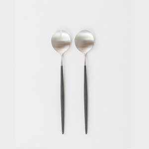 Ensemble de couverts argentés et noirs au design admirable pour la cuisine et les accessoires de table - Product Image 1