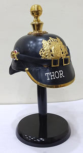 Casco Medieval Alemán Imperial Pickelhaube, Casco Alemán Prusiano de Cuero Negro con Acabado de Latón - Product Image 4