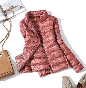 Chaqueta Acolchada Transpirable de Invierno para Mujer, de Primera Calidad, con Logotipo Personalizado, Acabado Sostenible, Lona Teñida Lisa - Product Image 2