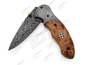 Navaja de Bolsillo Plegable Personalizada para Campismo y Caza, Hoja de Acero de Supervivencia con Borde Dentado, Diseño de Patas de Oveja, Madera de Damasco - Product Image 4