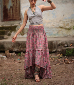 Exportateur et Fabricant De Femmes Porter Indien En Soie Sari Jupe - Product Image 1