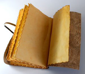 Journal en papier de coton recyclé brun vert de style antique Cuir rigide relié de style rustique avec des cahiers froissés en cuir de chèvre - Product Image 4