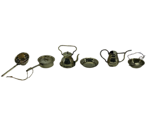 Best Selling <b>Miniature</b> Metal Goblet Christmas Decoration Hanging Ornament Table Top Home Decor Golden Goblet <b>Miniature</b> - Product Image 3