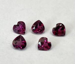 โรโดไลท์การ์เน็ตหัวใจสีชมพูธรรมชาติตัด4มม. ถึง8มม. เหลี่ยมเพชรพลอย-ชมพูโรโดไลท์การ์เน็ตหัวใจตัด - Product Image 2