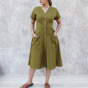 Nouvelle arrivée 2026, robe en lin pour femmes, tendance, design tendance, couleur kaki, tissu crêpe, col en V, manches courtes, longueur genou - Product Image 1