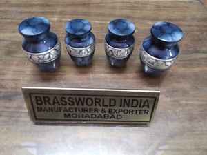Pequeña Urna Funeraria de Latón Estilo Americano para Recuerdos de Bebé BRASSWORLD INDIA - Product Image 2