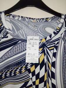 Lot de t-shirts décontractés à manches courtes et col rond pour femmes, en coton, imprimés, de marque, pour le bureau ou les affaires, provenant du Bangladesh. - Product Image 4