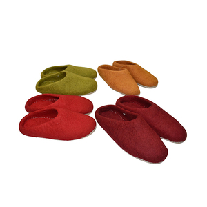 Best Seller Nepal-Sourced Super Quality Colorful Felted Warm Massage <b>Slippers</b> Unisex Adult 100% New Zealand Wool Winter <b>Home</b> Use - Product Image 1