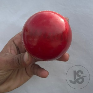 Pelota de Cricket Dura de Color Personalizado de la Mejor Calidad con Diseños de Logotipos de Calidad - Product Image 3