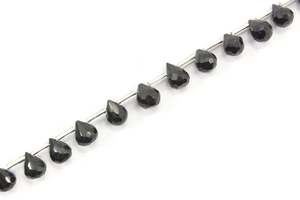 Pierre précieuse spinelle noire naturelle à facettes en forme de goutte d'eau perles de Briolette fabrication de bijoux faits à la main vente en gros - Product Image 2