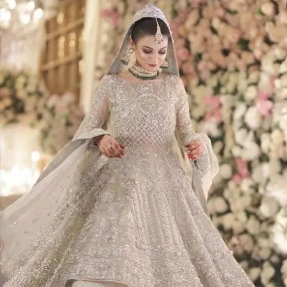 Vestido de novia hermoso, Anarkali, Lehenga, embellecido en cuentas de cristal, trabajo de piedra para boda = 2021