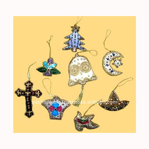 Décorations de Noël faites à la main avec des perles - Product Image 1