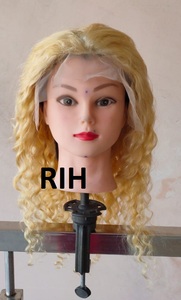 Perruques en cheveux ondulés bouclés 13x6 Deep Wave à lacet frontal transparent aligné sur les cuticules blondes du temple indien brut du vendeur - Product Image 2